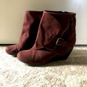 BLOWFISH BILOCATE Burgandy sz10 wedge booties